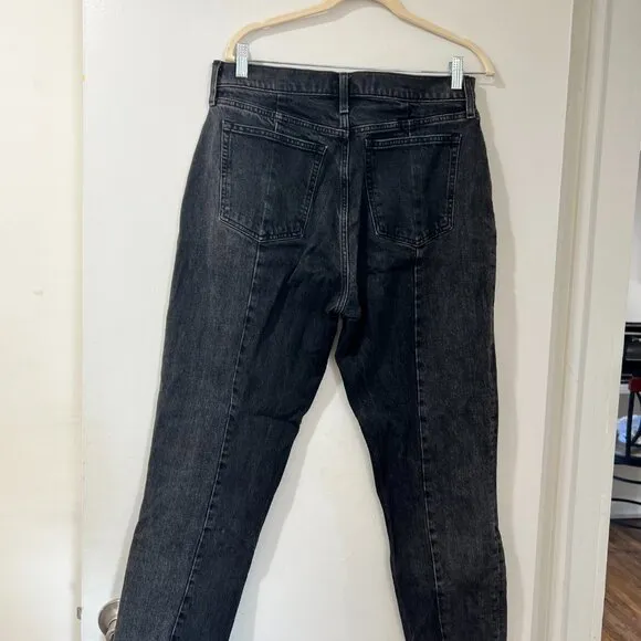 ✨ Abercrombie &amp; Fitch The Mom High Rise Jeans – Size 31/12 Long ✨