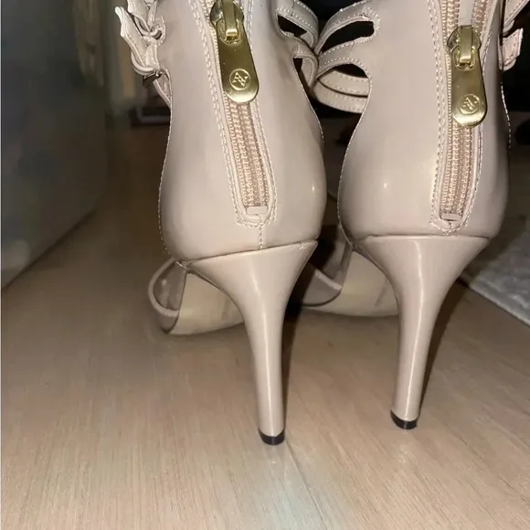 Adrienne Vittadini Women's Ivory Patent Leather Strappy Heels Size 8.5M