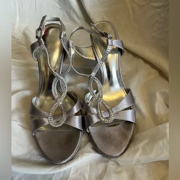 Ballroom dancing shoes heels 5 pairs. sizes 6, 7.5, 8 EUC