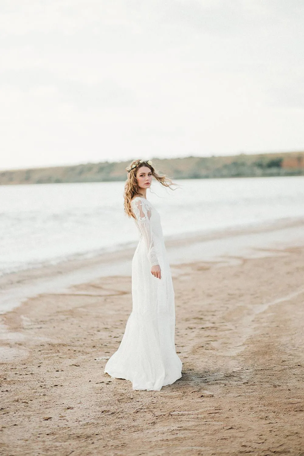 Beautiful A Line Bateau Sweep Train Long Sleeves Romantic Tulle Beach Bridal Gown Wedding Dresses OHD156