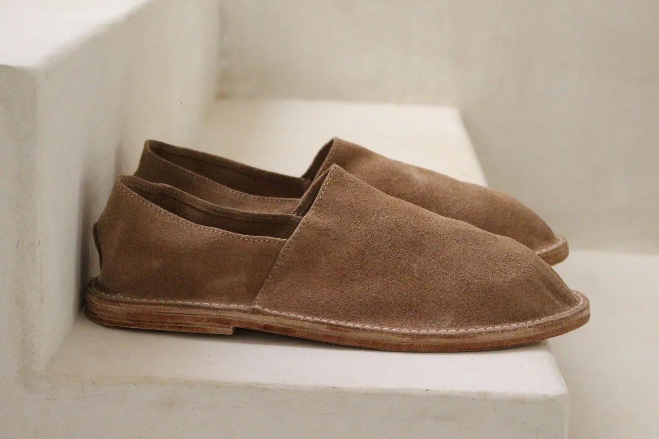 by James Men's Slippers in Nude