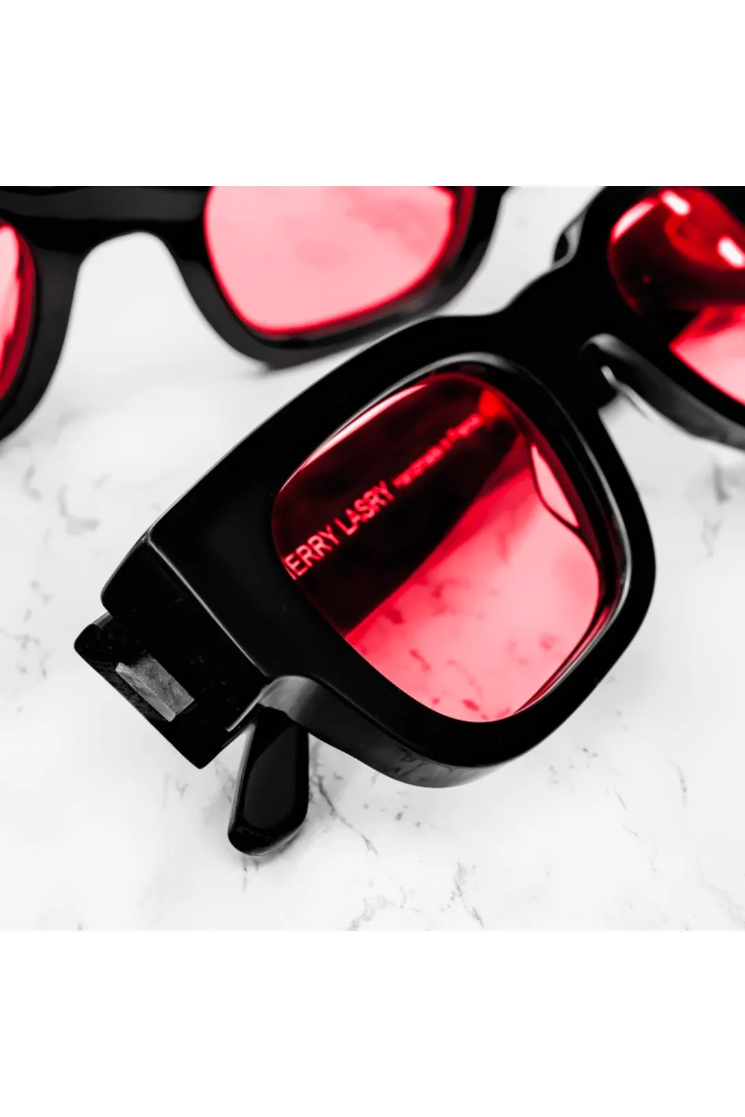 Foxxxy 101 | Red