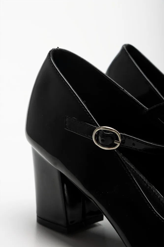 Heel Black