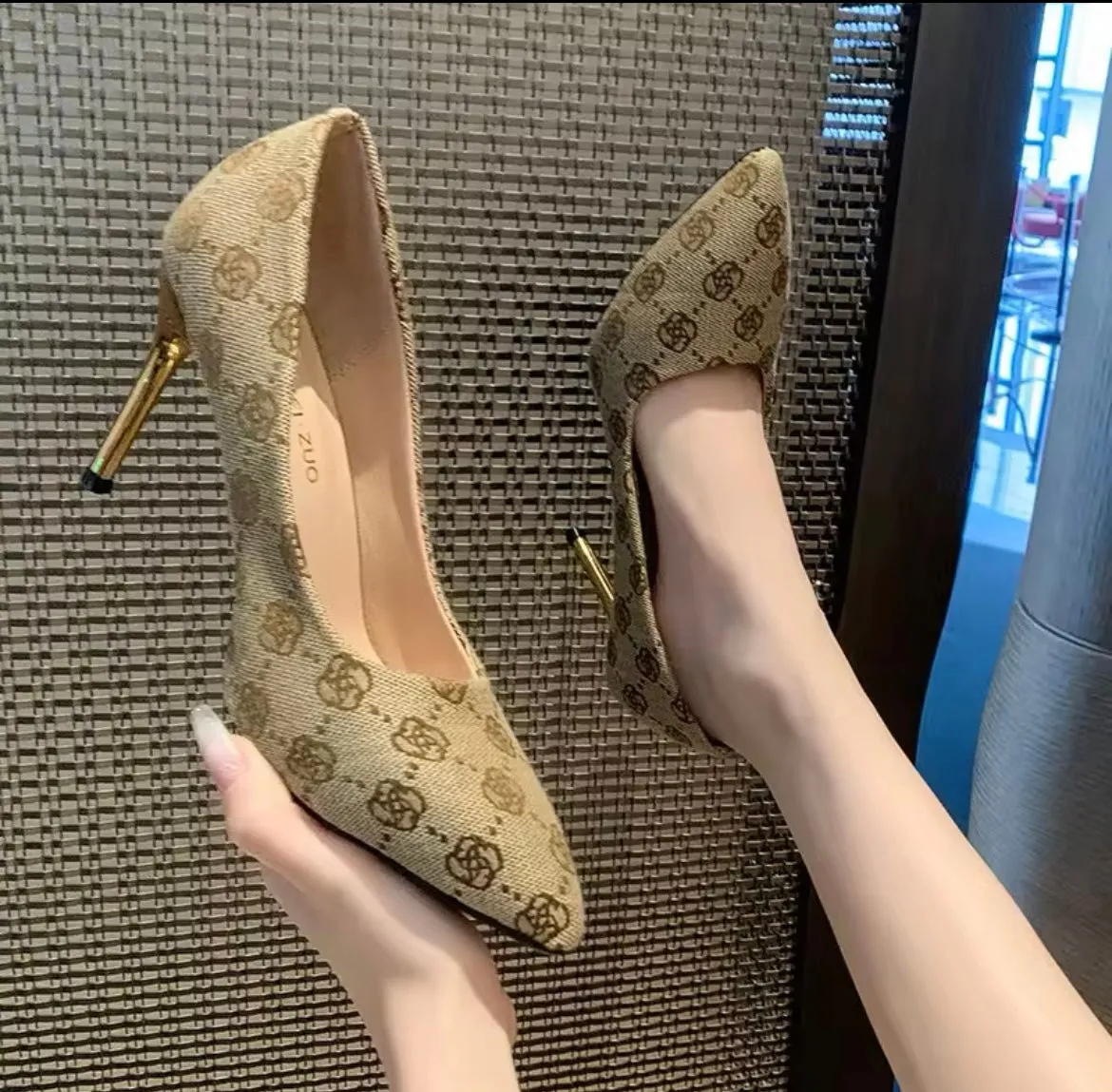 Lois Heels
