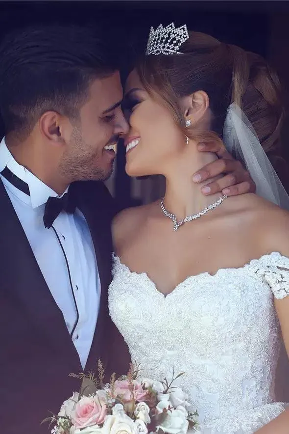 Sexy Ball Gown Off The Shoulder Floor Length Sleeveless Tulle Bridal Gown Wedding Dresses OHD132