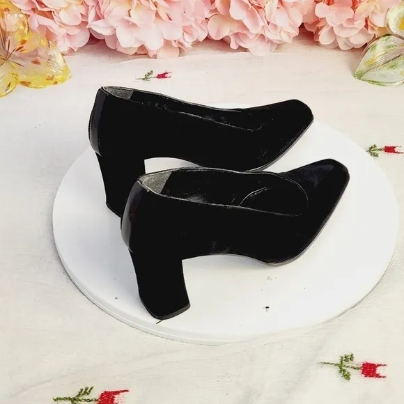 Stuart Weitzman ‘Anna’ Black Peau Block Heel Size: 5B