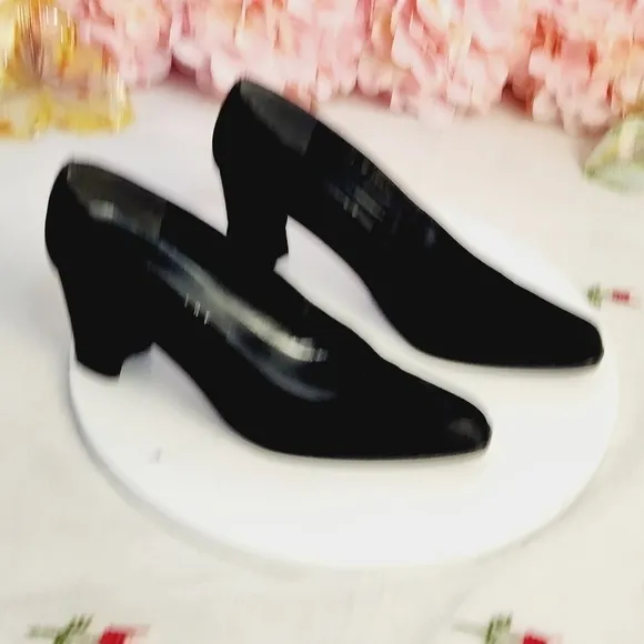 Stuart Weitzman ‘Anna’ Black Peau Block Heel Size: 5B