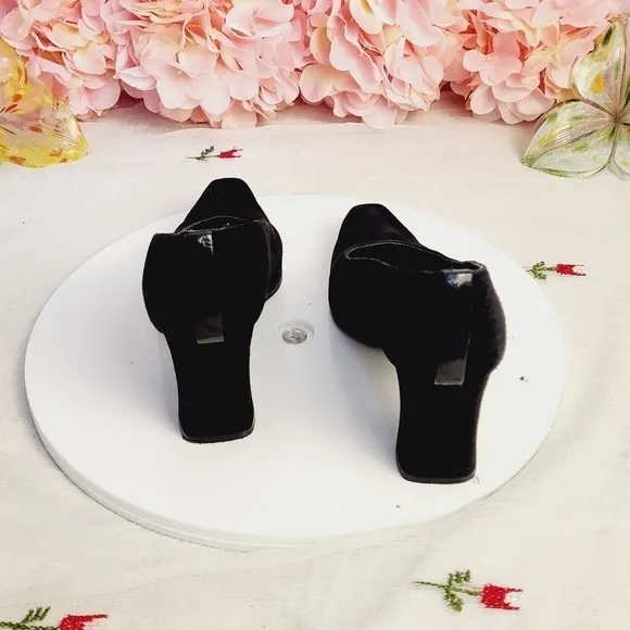 Stuart Weitzman ‘Anna’ Black Peau Block Heel Size: 5B