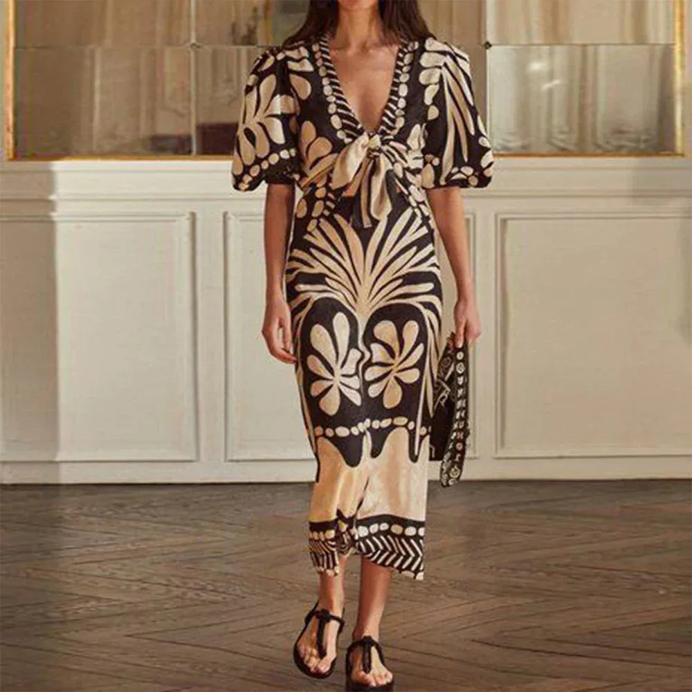 Stylish Evelyn midi dress, short sleeves and V-neck