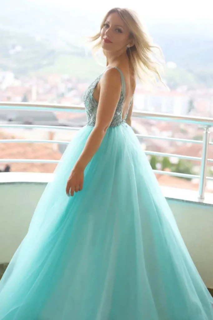 Unique A Line Lace Applique Sleeveless Backless Long Green Tulle Senior Prom Dress OHC360